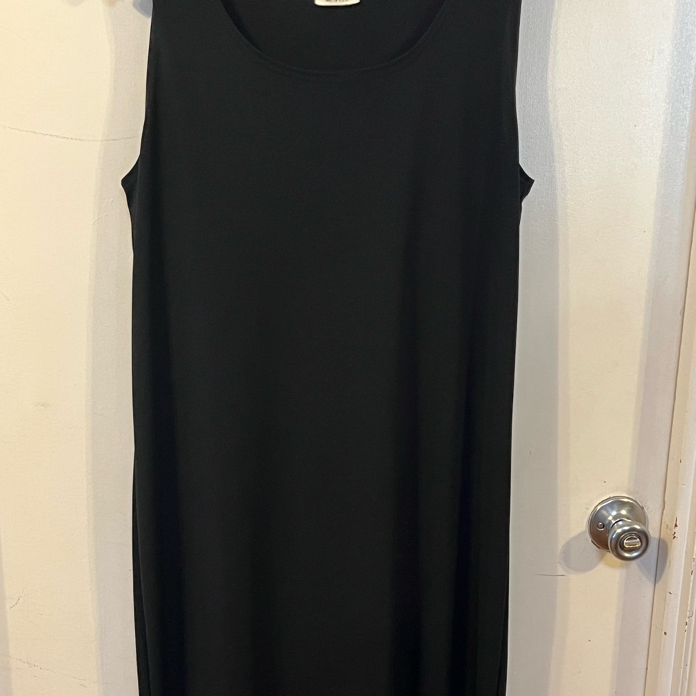 Black slim dress